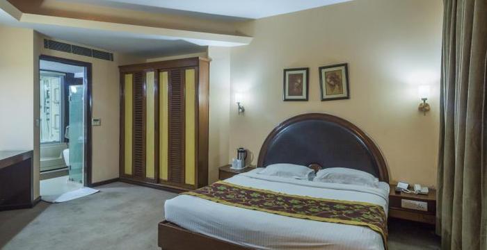 River Crescent Resort